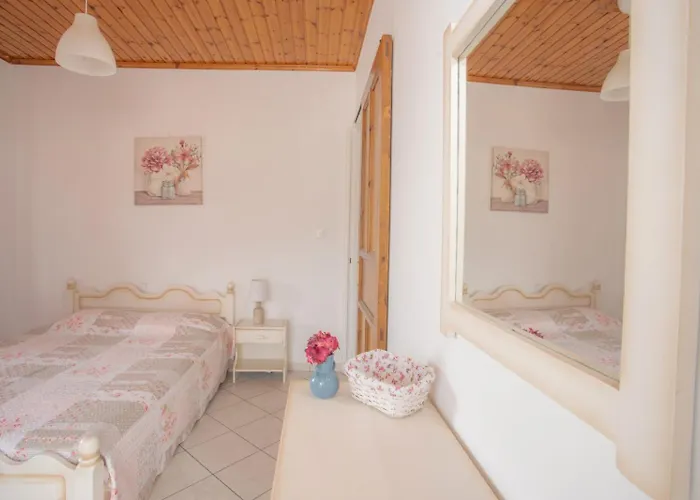 Camaraki Lighthouse Nydri (Lefkada)